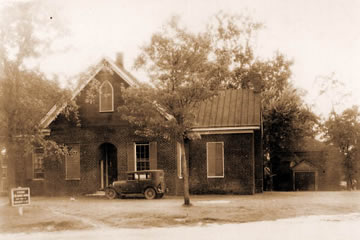 King Queen Courthouse Tavern Museum